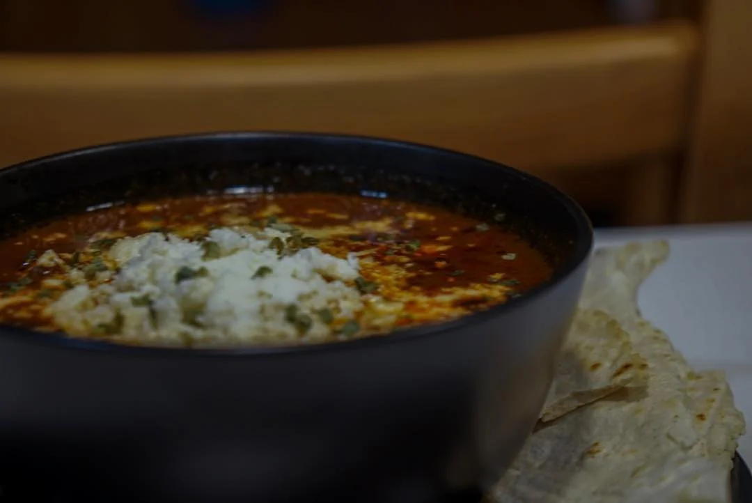 Chili con carne with homemade tortillas!
